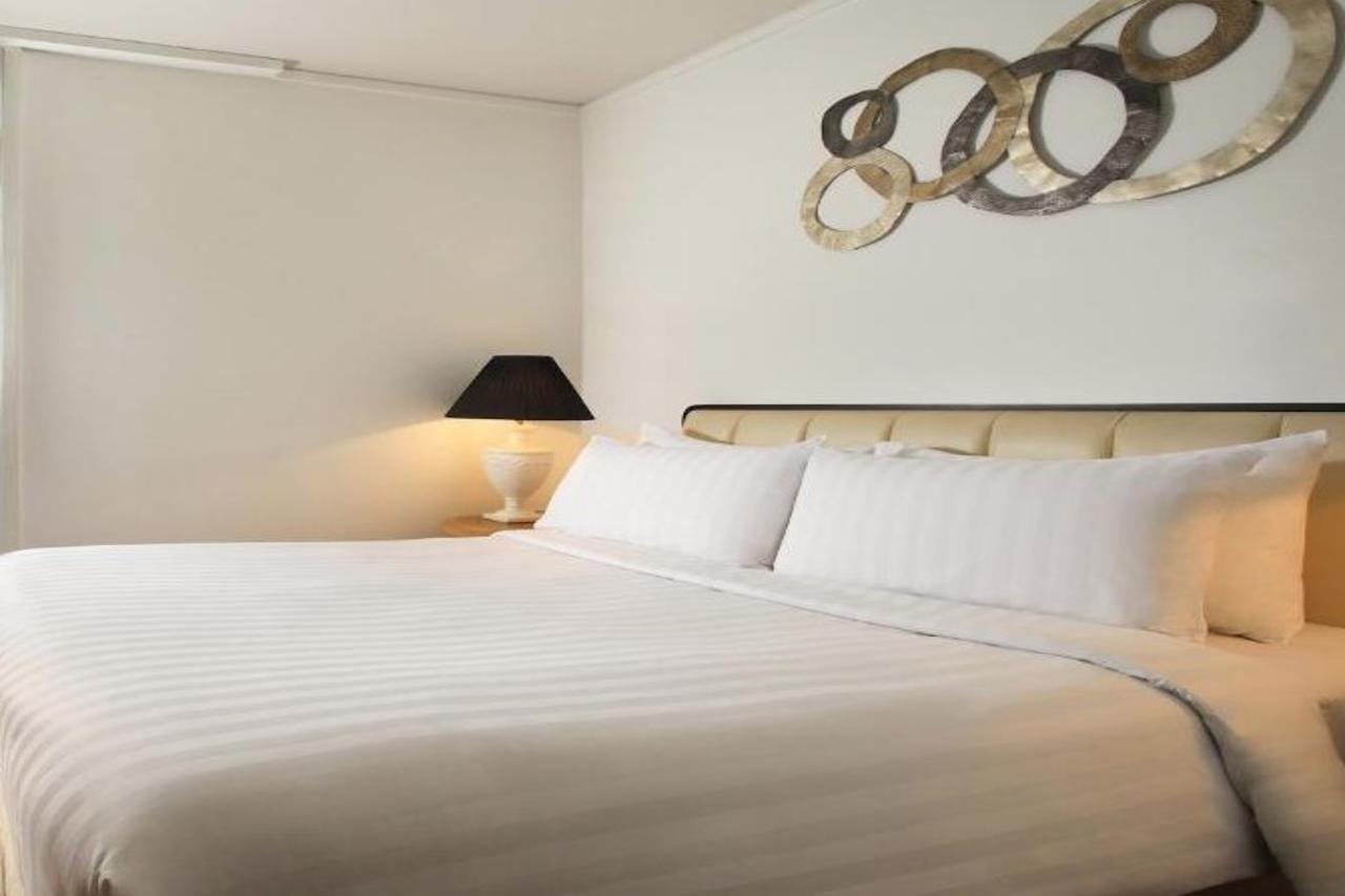 Oakwood Suites Kuningan Jakarta Exterior foto