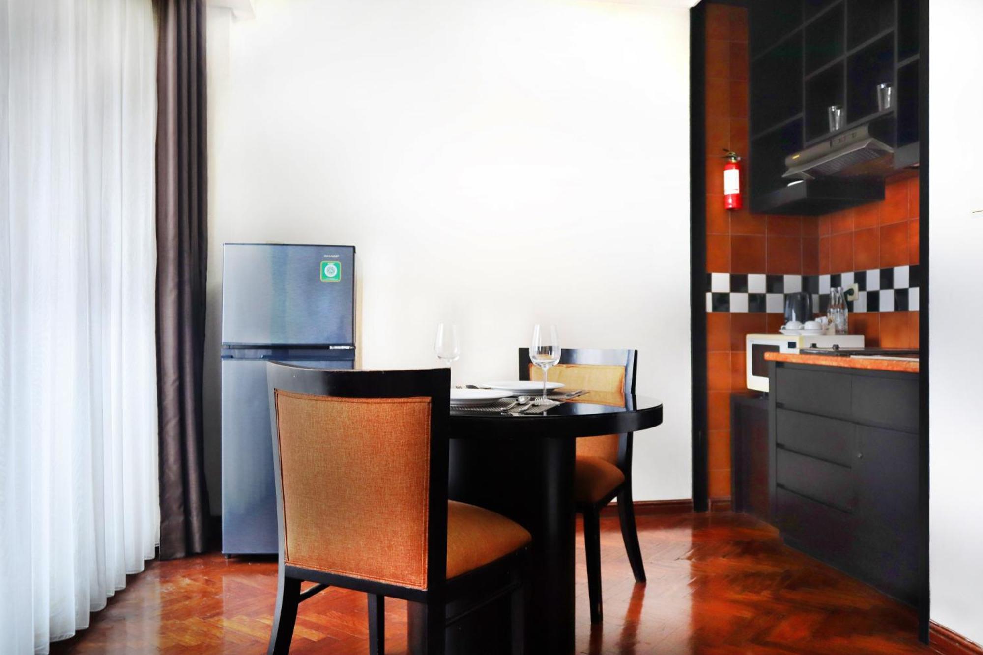Oakwood Suites Kuningan Jakarta Exterior foto