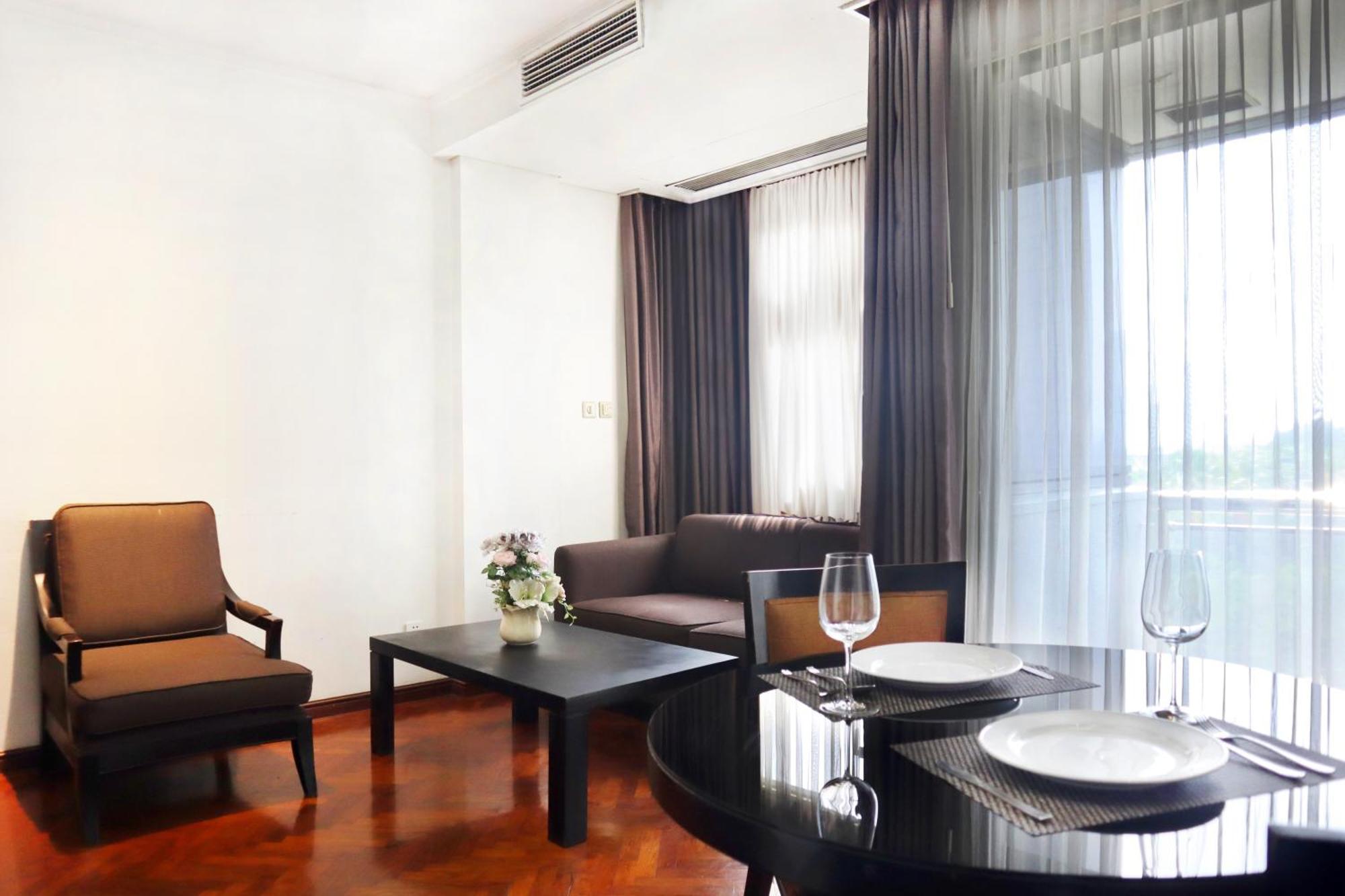 Oakwood Suites Kuningan Jakarta Exterior foto